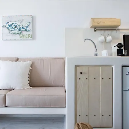 דירה Athina And *