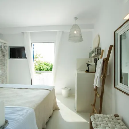 דירה Athina And *