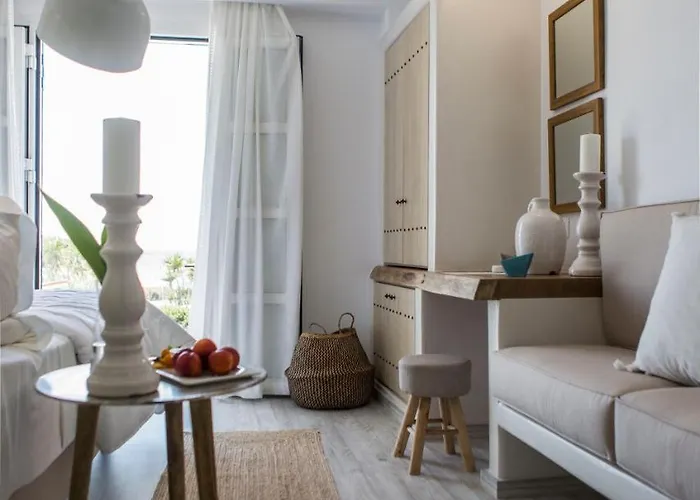 Athina And Apartment Plaka (Naxos)