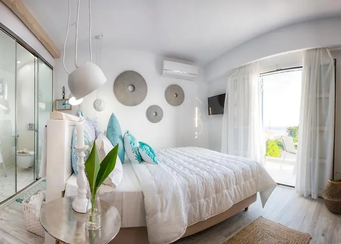 Athina And Apartment Plaka (Naxos)