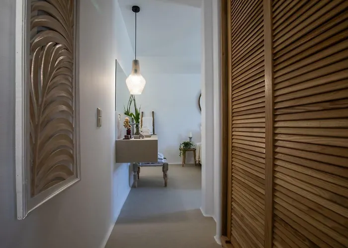 Athina And Plaka (Naxos)