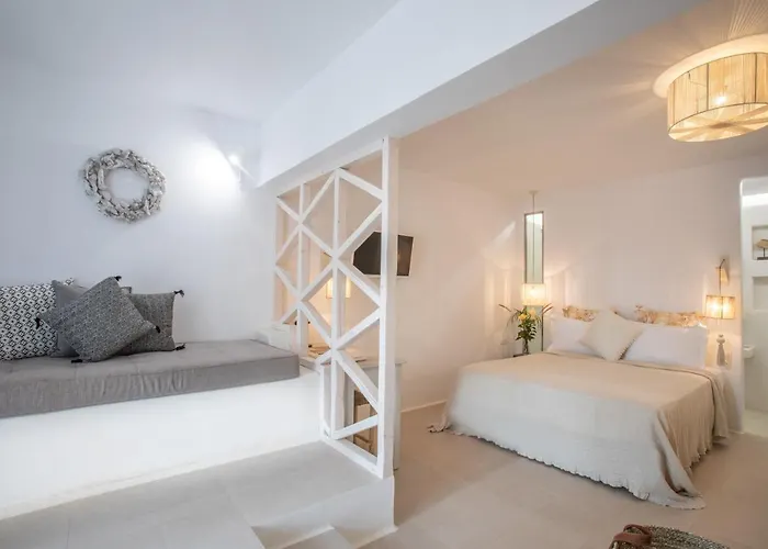 Athina And Apartment Plaka (Naxos)